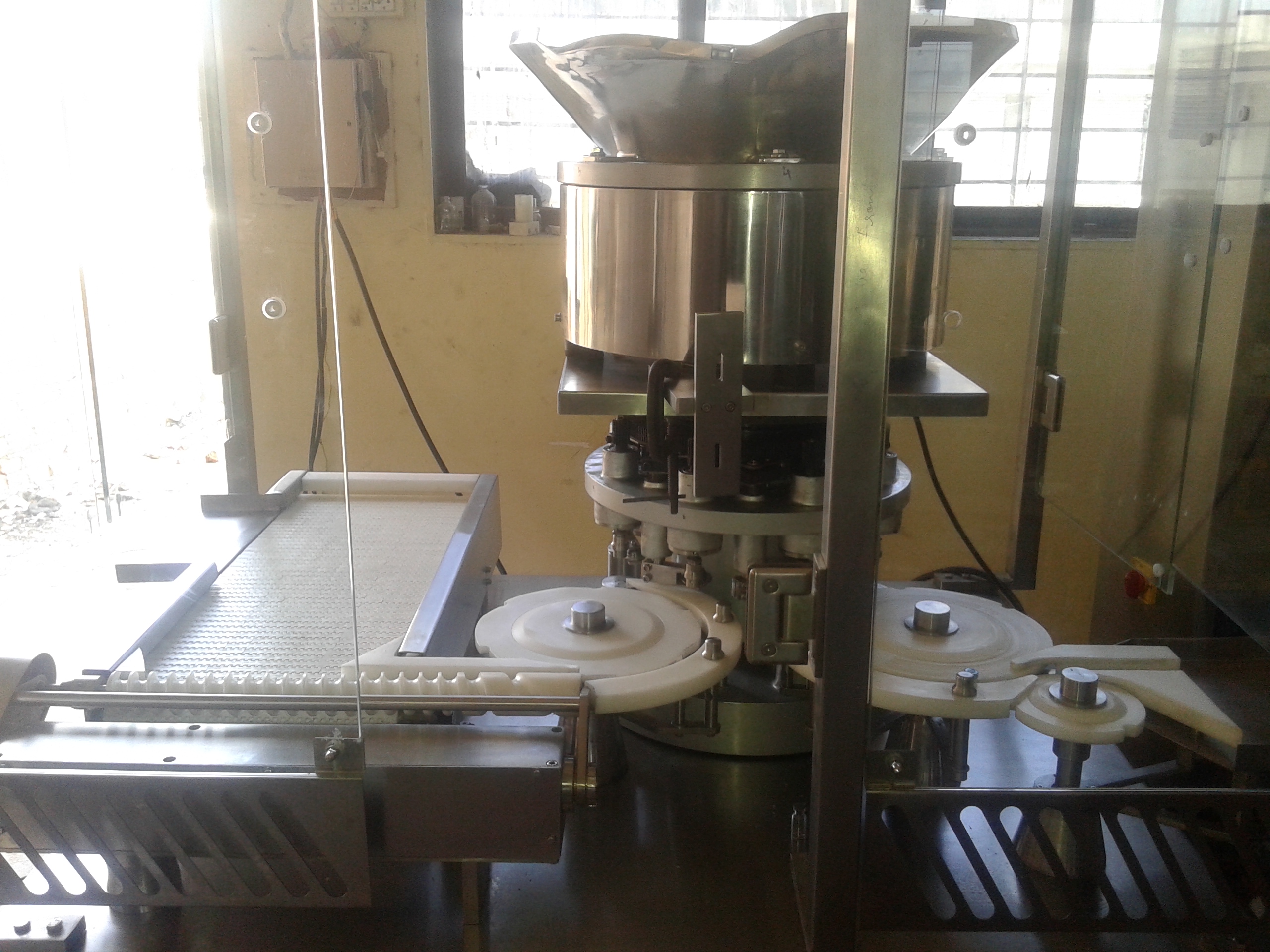 vial_cap_sealing_mc
